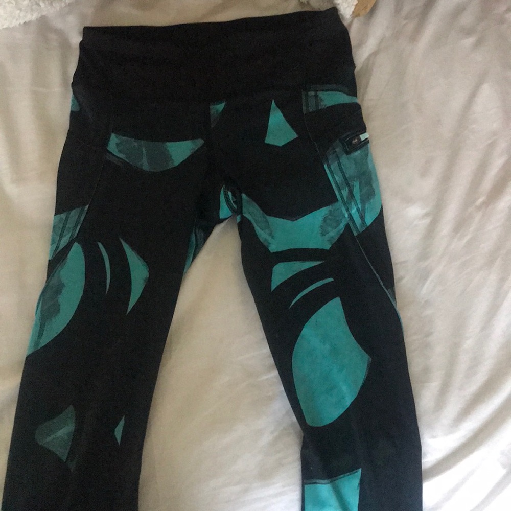 Lululemon cropped pants size 4
